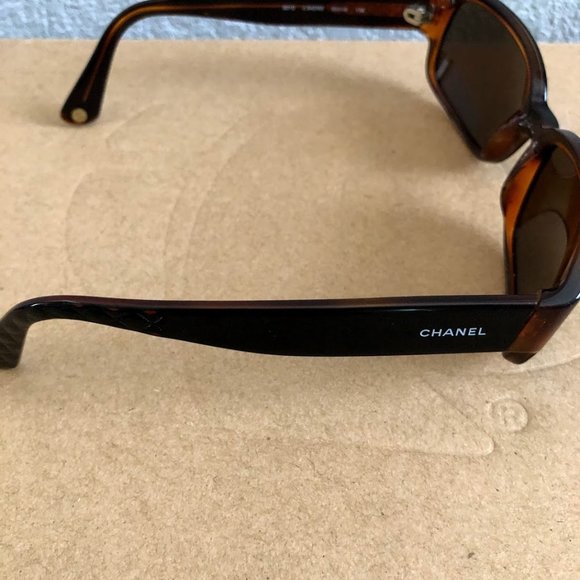 Small Chanel sunglasses - 5010 c.542/93 main image 5